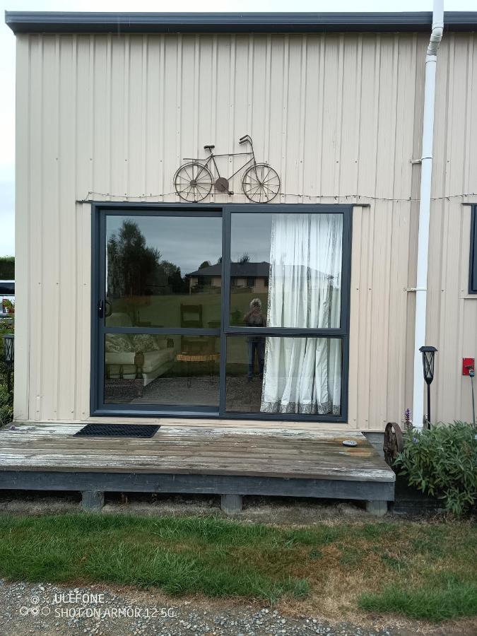 Apartament Flying Plate Saloon Waimate Zewnętrze zdjęcie